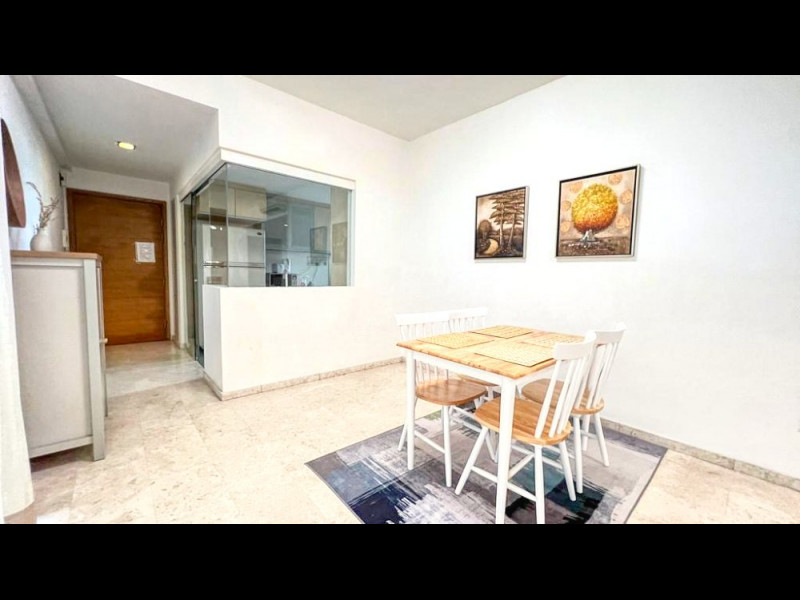 Spacious dining area 3bedroom Parc condo